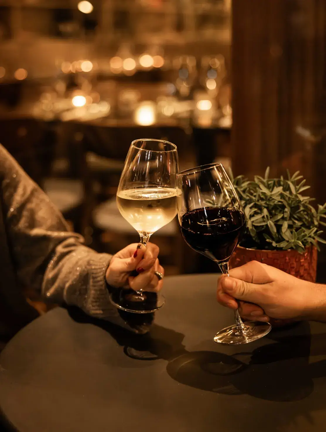 Apéritif convivial au restaurant Madie près de la Madeleine